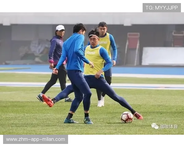 球员在赛季末感谢教练团结与支持的付出 球员在赛季末感谢教练团结与支持的付出