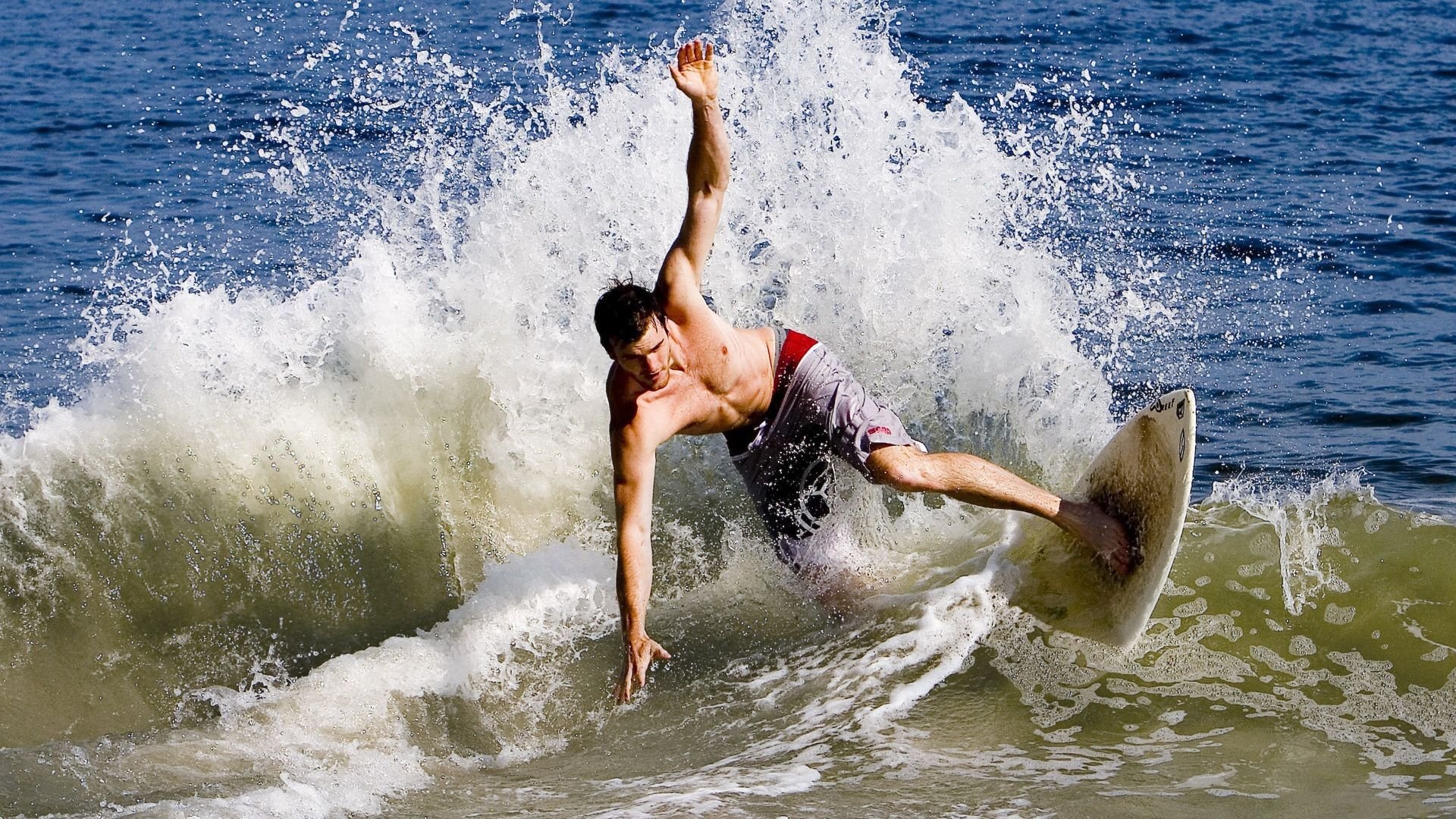 海湾者主帅：全队团结应对挑战，海湾联盟